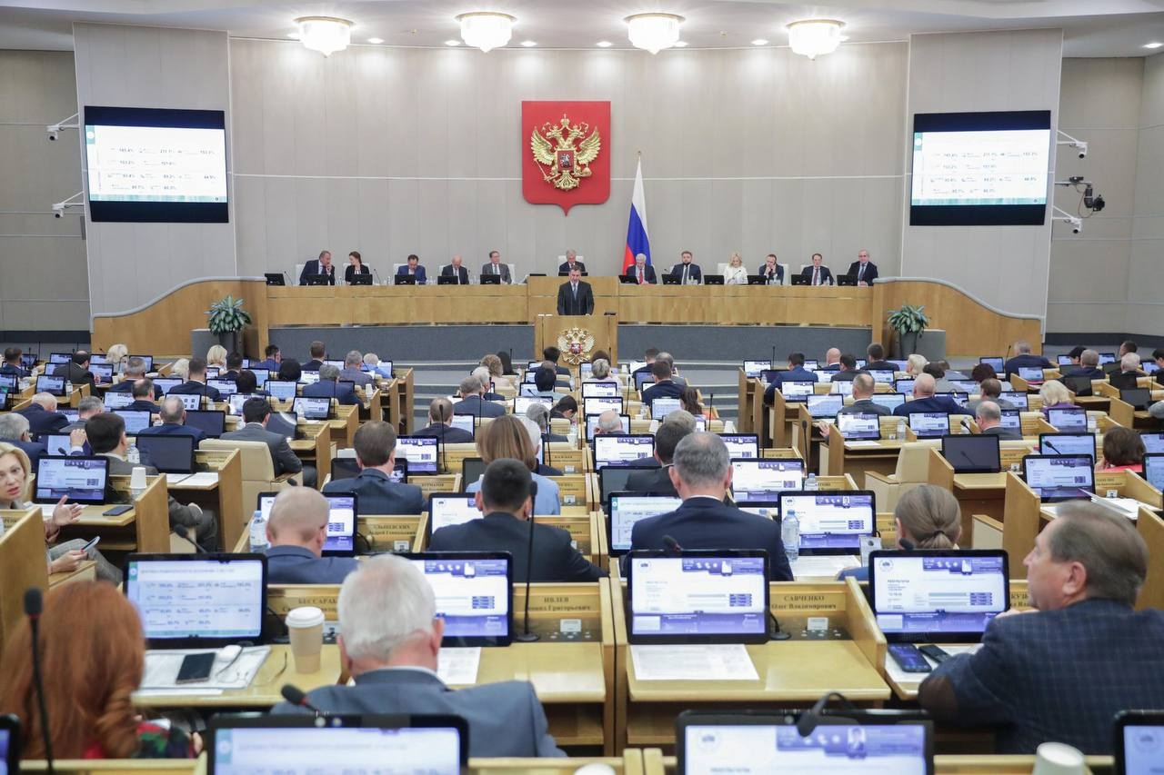 Министр сельского хозяйства Дмитрий Патрушев представил депутатам Госдумы национальный доклад о развитии сельского хозяйства. Одной из главных тем обсуждения стал рост цен на топливо, что отражается на работе сельхозпроизводителей и наносит непоправимый у Министр сельского хозяйства Дмитрий Патрушев представил депутатам Госдумы национальный доклад о развитии сельского хозяйства. Одной из главных тем обсуждения стал рост цен на топливо, что отражается на работе сельхозпроизводителей и наносит непоправимый у