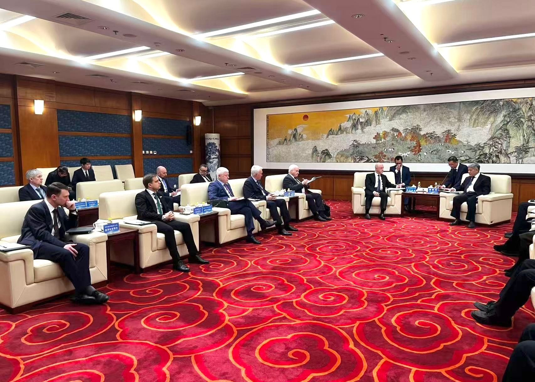 В эти дни вместе с коллегами в составе официальной делегации Государственной Думы работаем в Китайской Народной Республике. Делегацию возглавляет заместитель Председателя Государственной Думы Александр Михайлович Бабаков. В ее состав я направлен от фракци